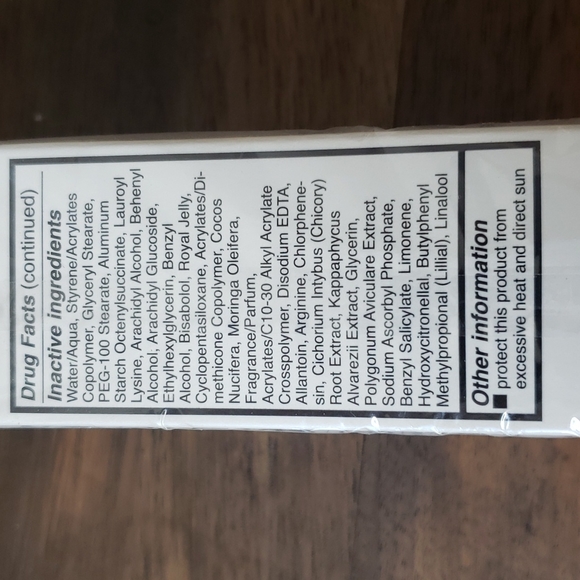 JAFRA Royal Jelly Solar Protection Fluid Broad Spectrum SPF 50 - Picture 4 of 4